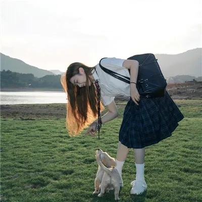 草上行舟